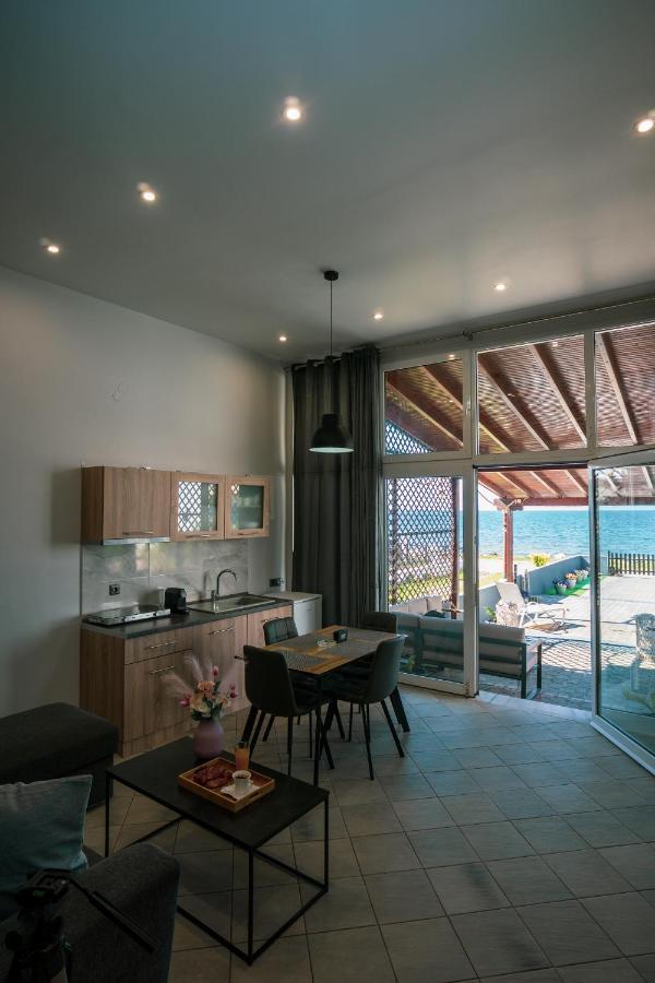 Seashell Luxury Apartment Никити Экстерьер фото